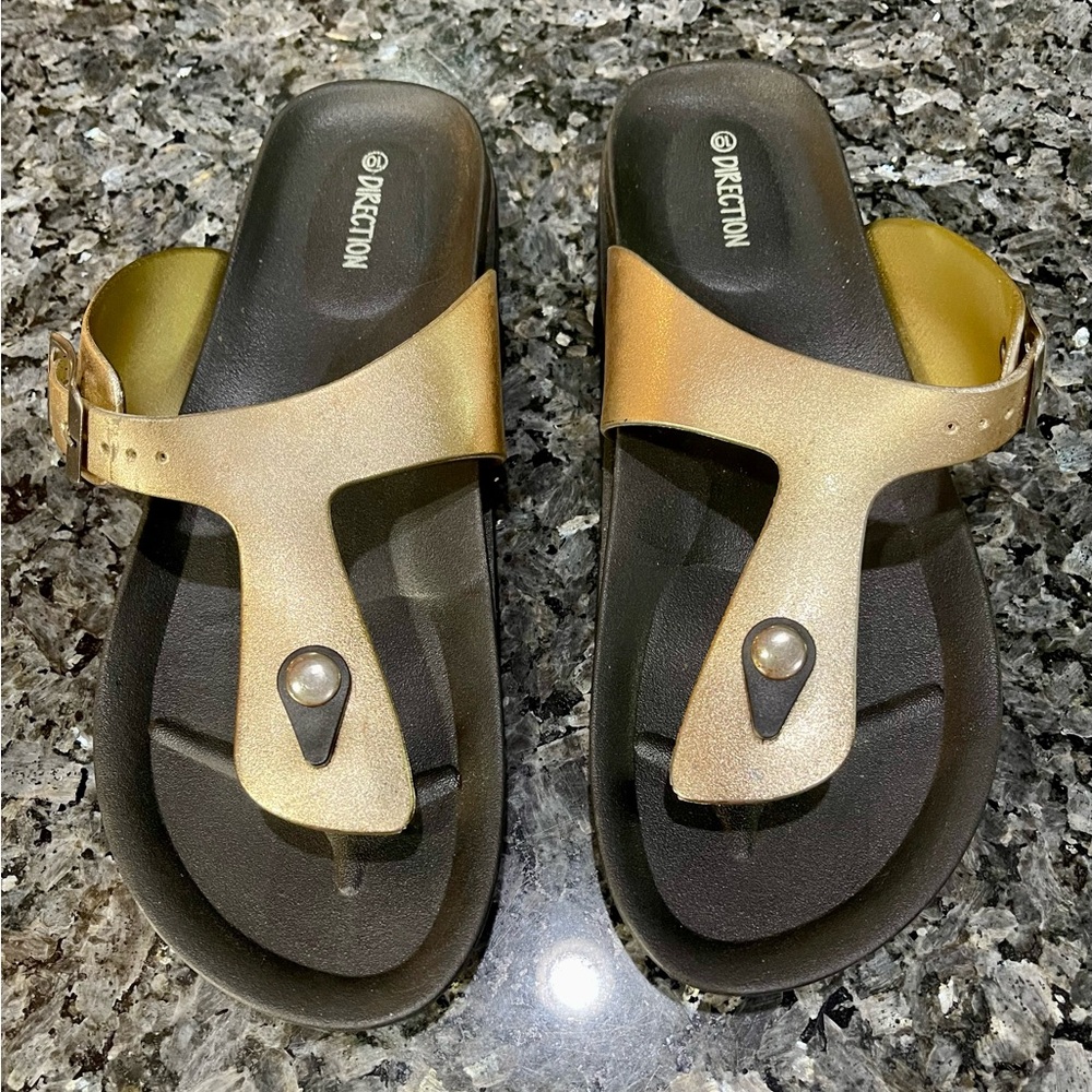 Direction Metallic Gold and Black Thong Sandals Size 10
